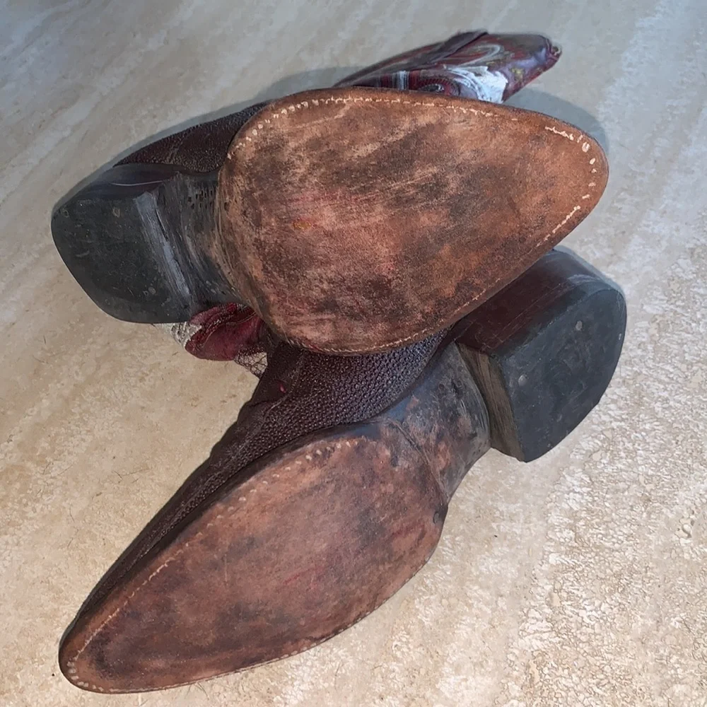 EL GENERAL cowboy boots, burgundy stingray, fancy eagle stitching. 6 VRG GUC